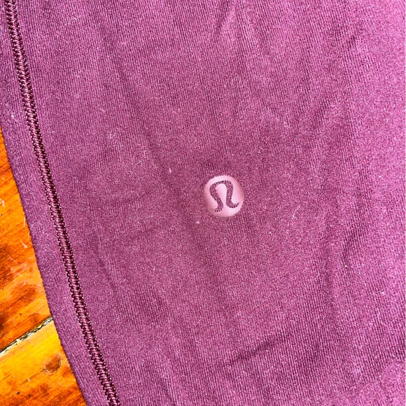 Women’s Lulu maroon joggers. One of the drawstrings is slightly damaged. - Picture 3 of 5